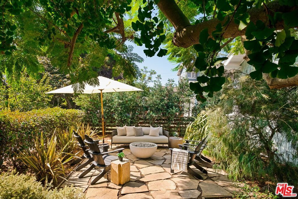 Photo of 729 Marco Place, Venice, CA 90291 (MLS # 25594421)