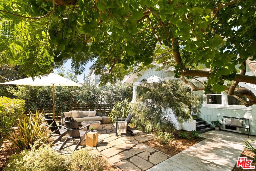 Photo of 729 Marco Place, Venice, CA 90291 (MLS # 25594421)