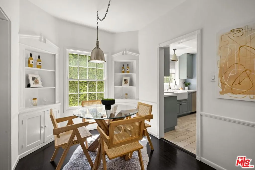 Los Angeles, California 90024, United States, 3 Bedrooms Bedrooms, ,2 BathroomsBathrooms,Residential,Pending,216602