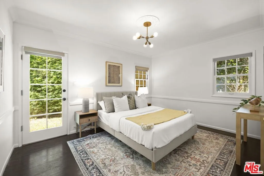 Los Angeles, California 90024, United States, 3 Bedrooms Bedrooms, ,2 BathroomsBathrooms,Residential,Pending,216602