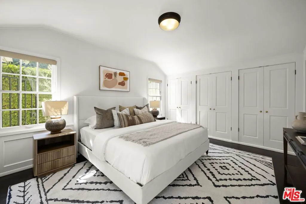 Los Angeles, California 90024, United States, 3 Bedrooms Bedrooms, ,2 BathroomsBathrooms,Residential,Pending,216602