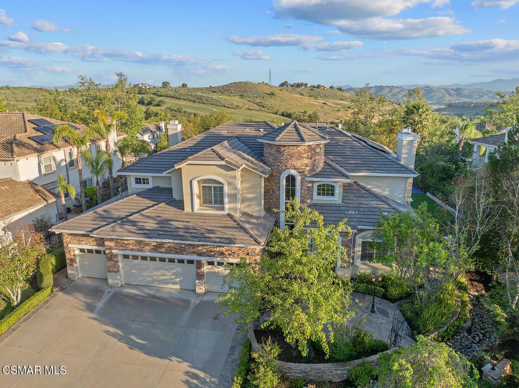 Photo of 7012 Hogan Street, Moorpark, CA 93021 (MLS # 226001686)