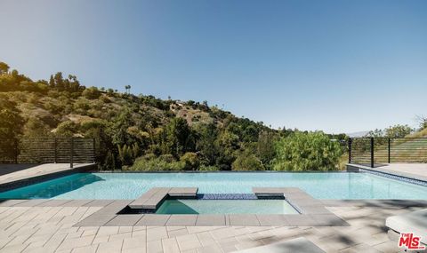 Photo of 3820 Knobhill Drive, Sherman Oaks, CA 91423 (MLS # 26637971)