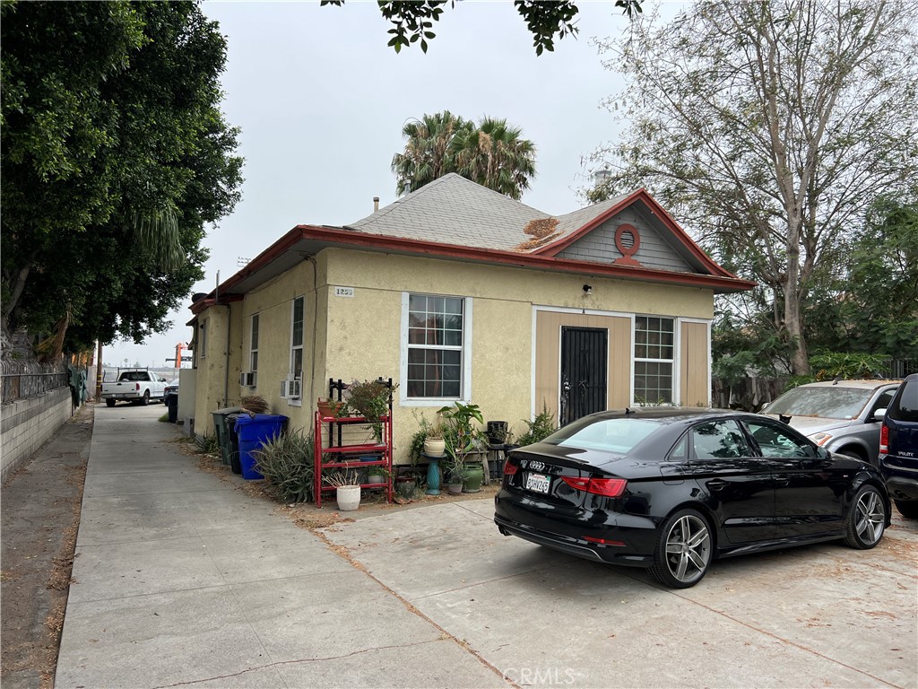 1255 W 5th