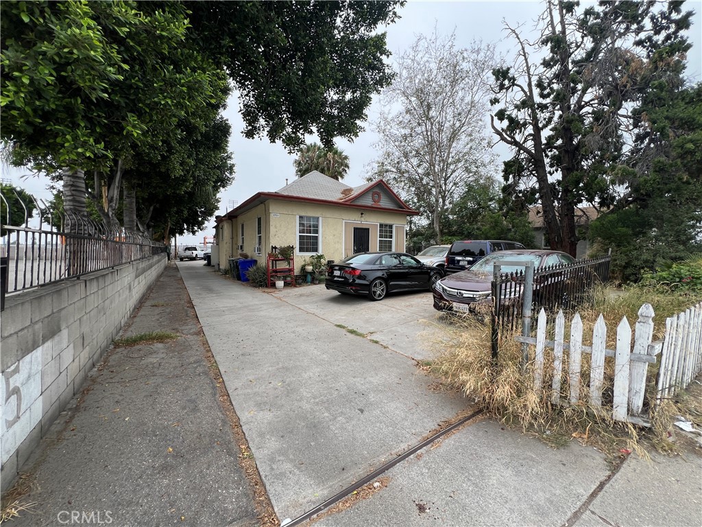 1255 W 5th