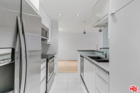 Photo of 8535 W West Knoll Drive, West Hollywood, CA 90069 (MLS # 26646527)