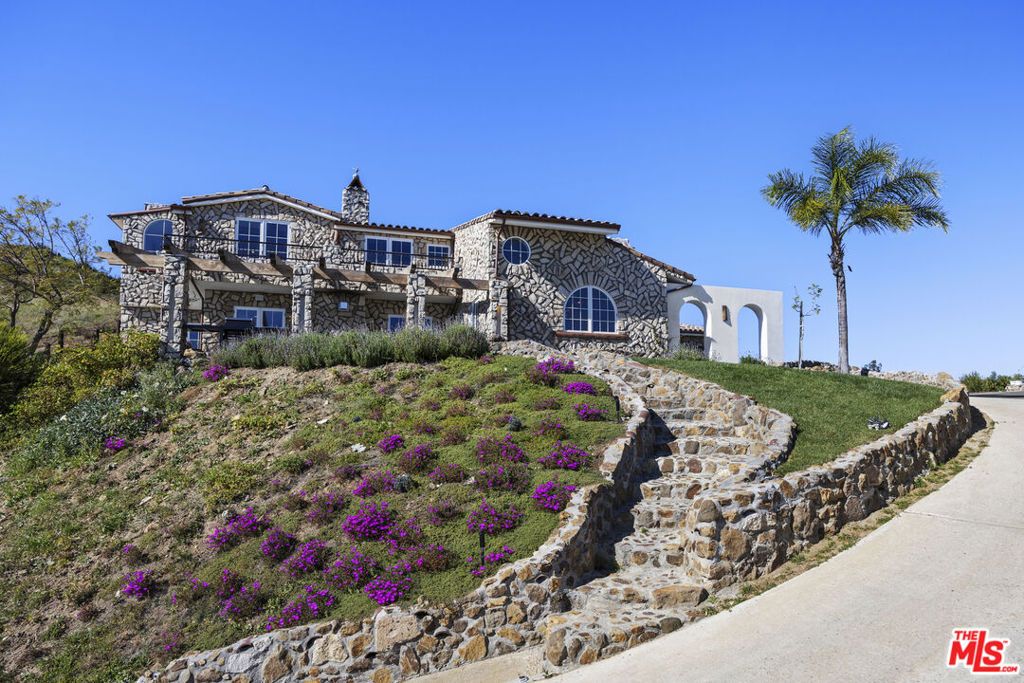 Photo of 33239 Mulholland Highway, Malibu, CA 90265 (MLS # 26666579)