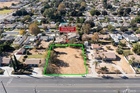 1 Van Buren Blvd Riverside CA 92503