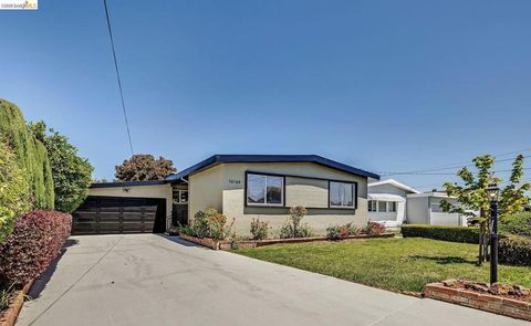 Photo of 16164 Via Walter, San Lorenzo, CA 94580 (MLS # 41134046)