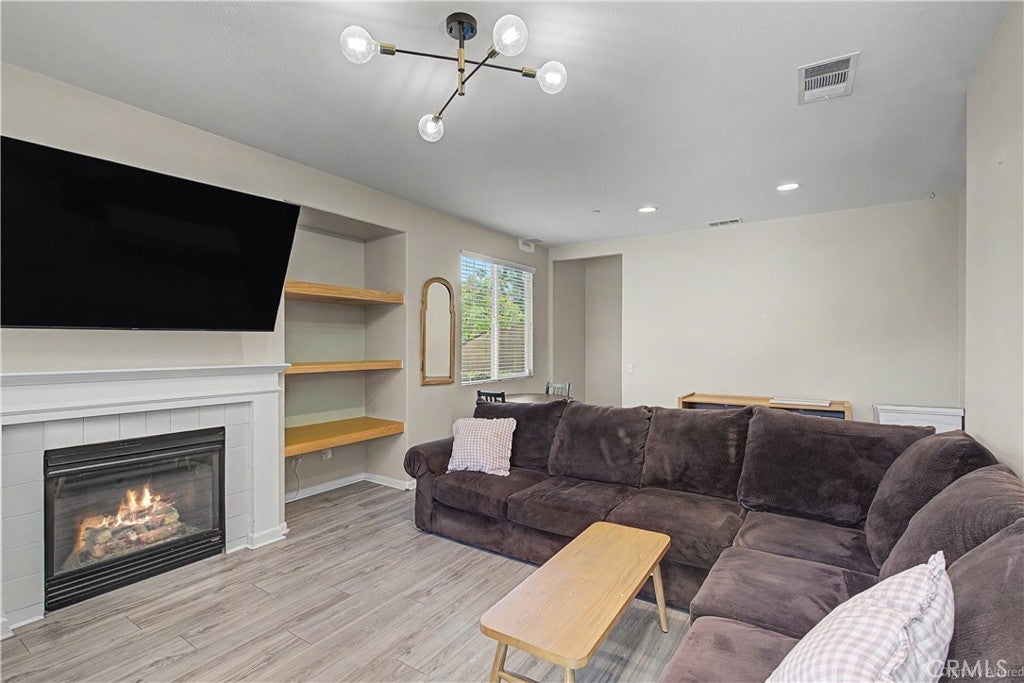 3271 Laval