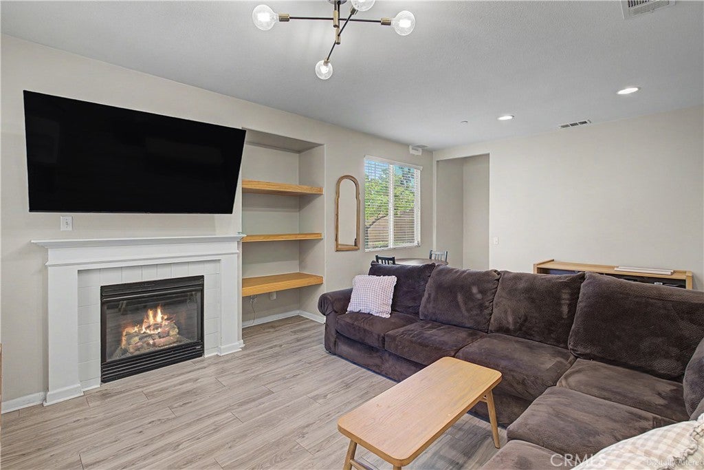 3271 Laval