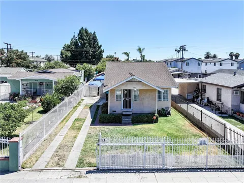 430 E 104th Street, Los Angeles, CA 90003 - MLS#: DW25149772