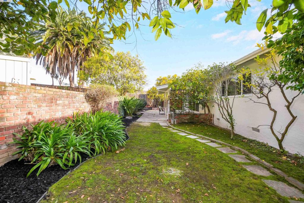 CASTRO VALLEY - Residential