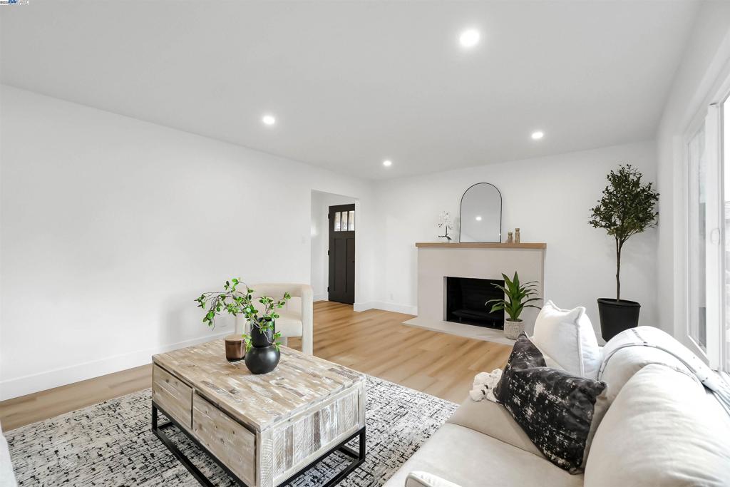 CASTRO VALLEY - Residential