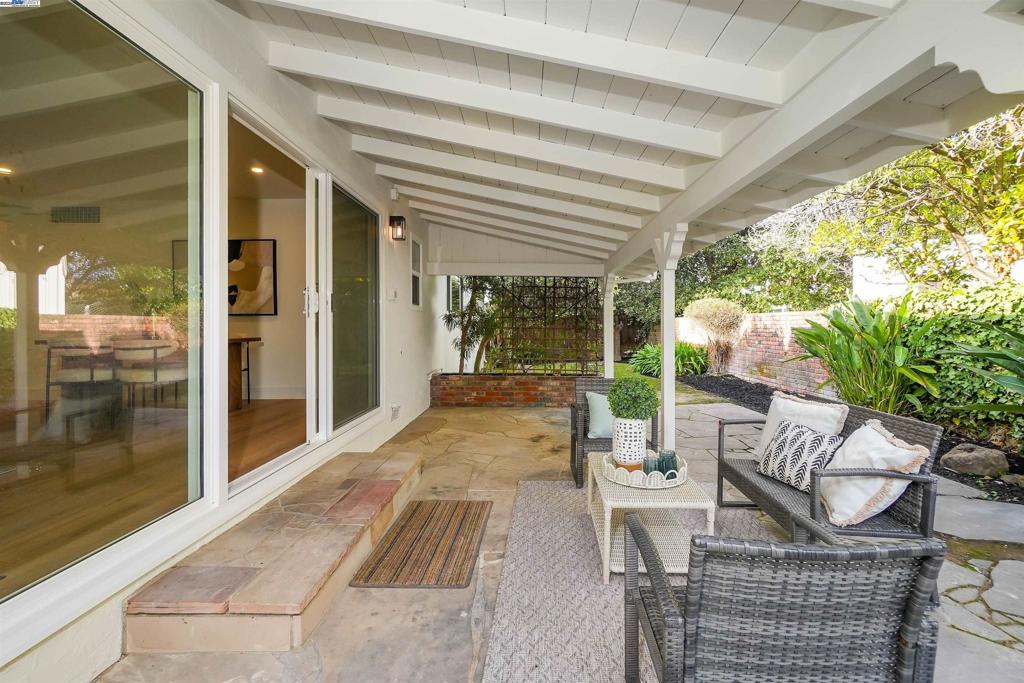 CASTRO VALLEY - Residential