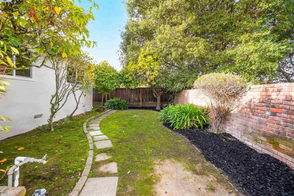 CASTRO VALLEY - Residential