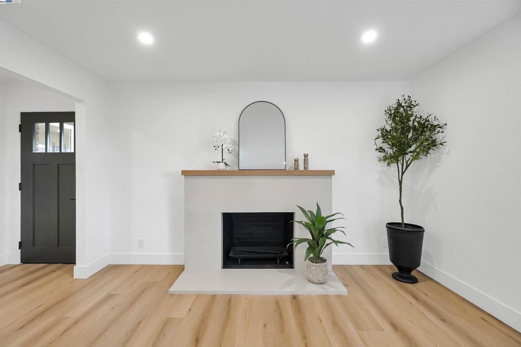 CASTRO VALLEY - Residential