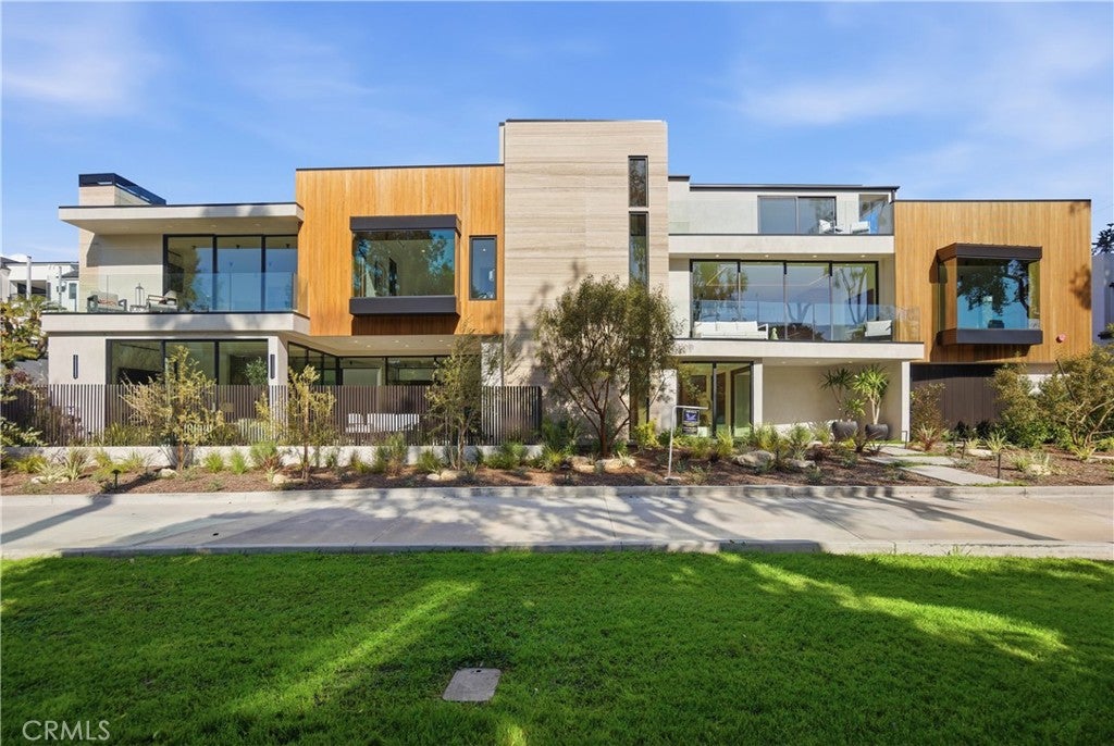 Photo of 2910 Bayside Dr, Corona Del Mar, CA 92625 (MLS # OC26222953)