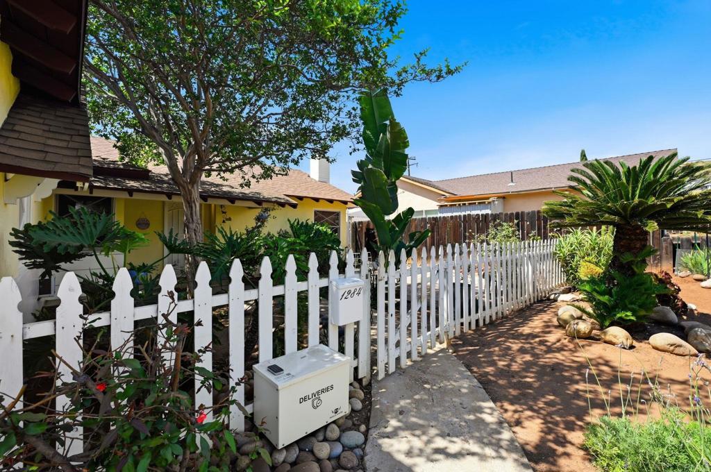 1284 Tangerine Street