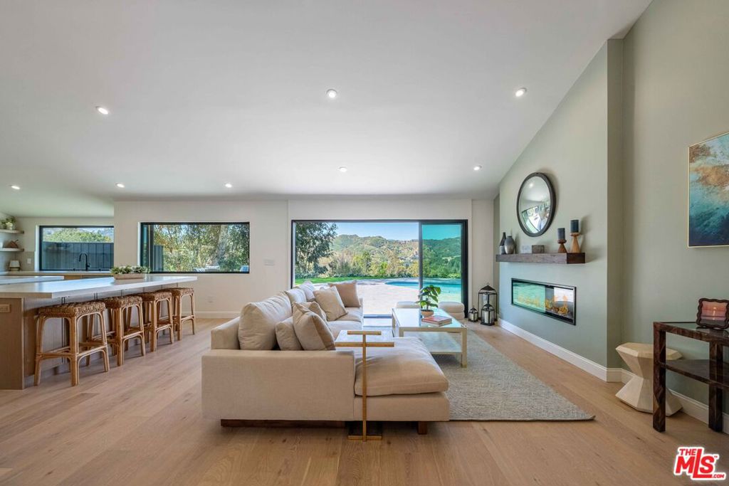 4267 Towhee Drive
