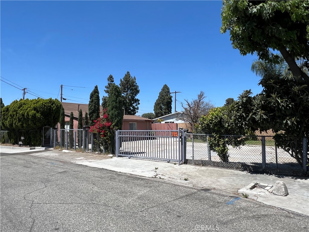 10001 Vine Street