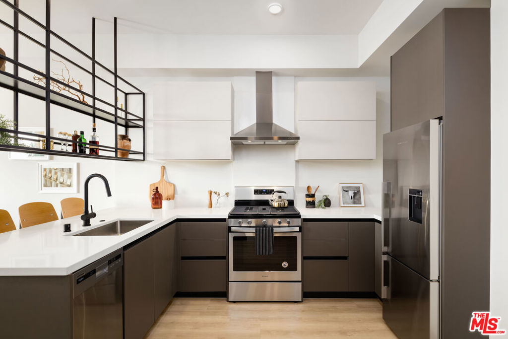 Welcome to your new home at Coda! Residence 404 is located on the 4th floor of Coda, facing West which provides for some of the best sunsets in LA. This unit boasts a full cooks kitchen with generous built-in storage, suspended metal shelving, stainless steel appliances, spectacular views from every room, and floor-to-ceiling Carrera marble in the bathroom. Vaulted 10' ceilings and the dual-access balcony allow for ease of living and natural light to shine throughout. Smart features include: Nest thermostat, electronic keyless entry, and Butterfly MX controlled access building. Property amenities include: rooftop lounge, BBQ, Bike storage, Amazon lockers. Residents are responsible for gas, water and electric. Parking is $150/month, Internet is $84/month. Pet rent is $50/ month. Contact us today!