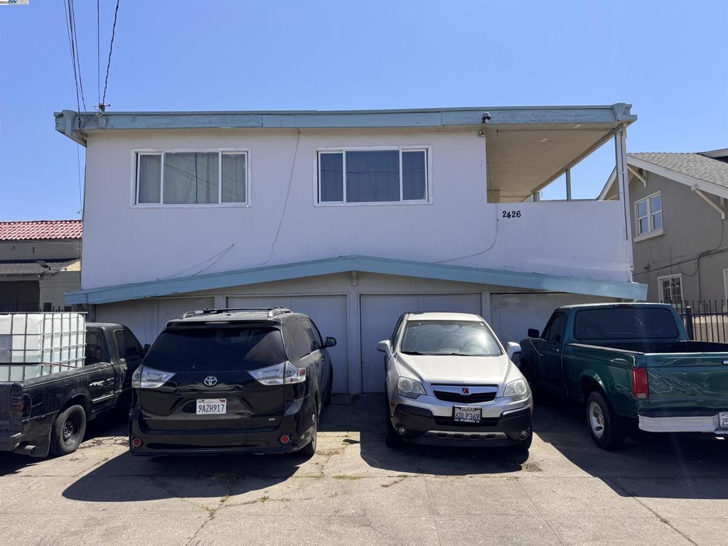 OAKLAND - Residential Income