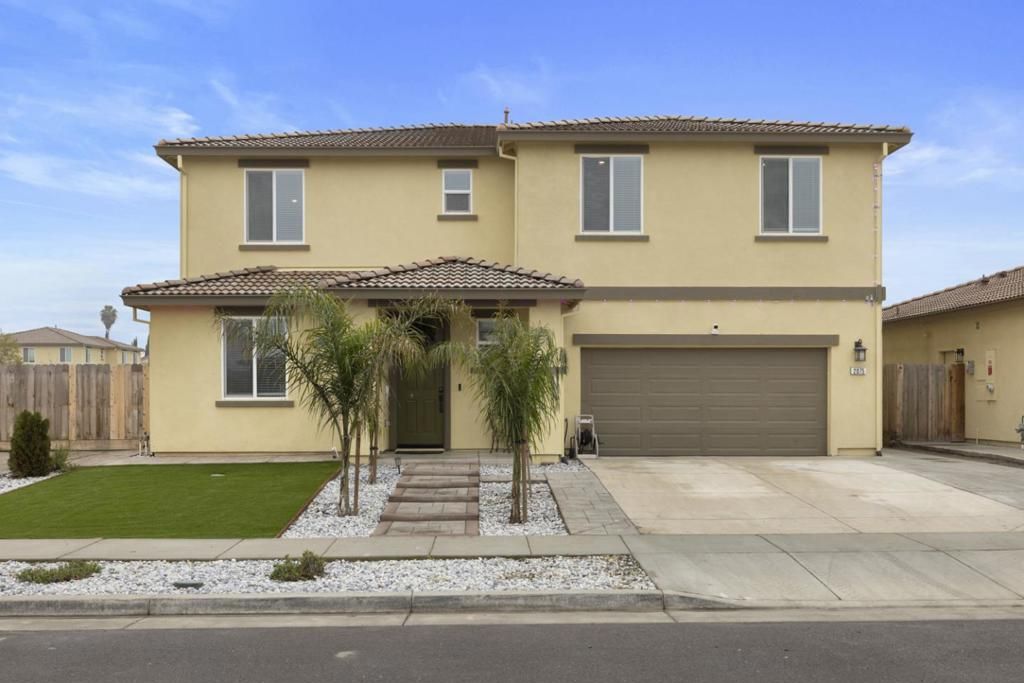 Photo of 2075 Martin Street, Los Banos, CA 93635 (MLS # ML82033109)