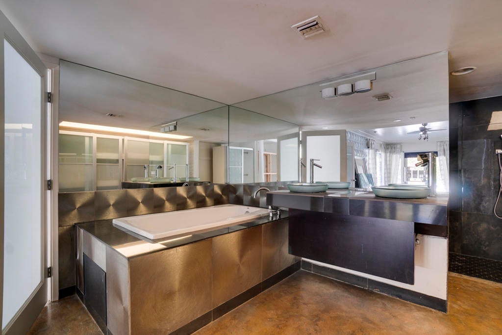 45395 San Luis Rey Avenue 5