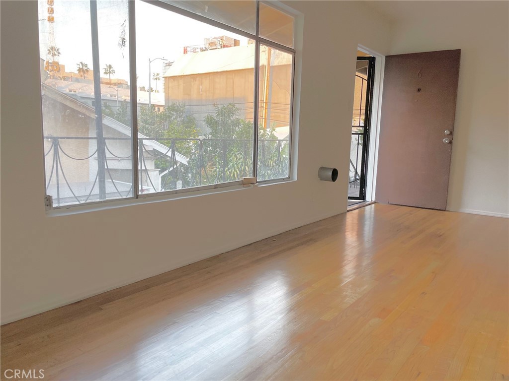 1433 N Bronson Avenue 6