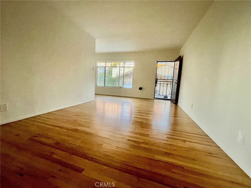 1433 N Bronson Avenue 6