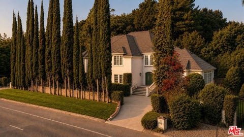 Photo of 3891 Sepulveda Boulevard, Sherman Oaks, CA 91403 (MLS # 26837553)