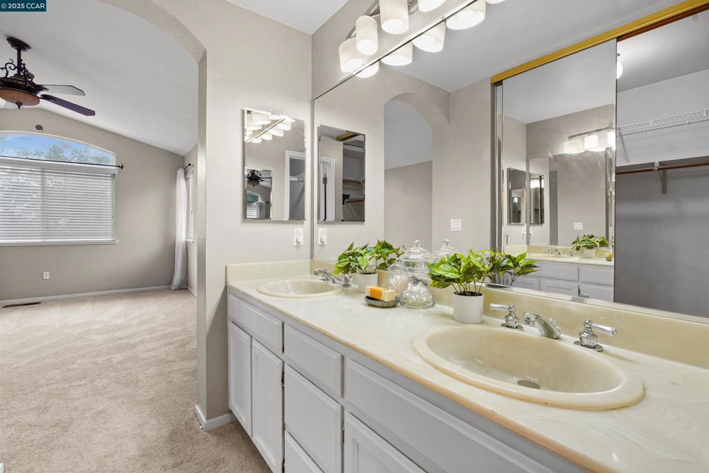 CANYON CREEK - Residential