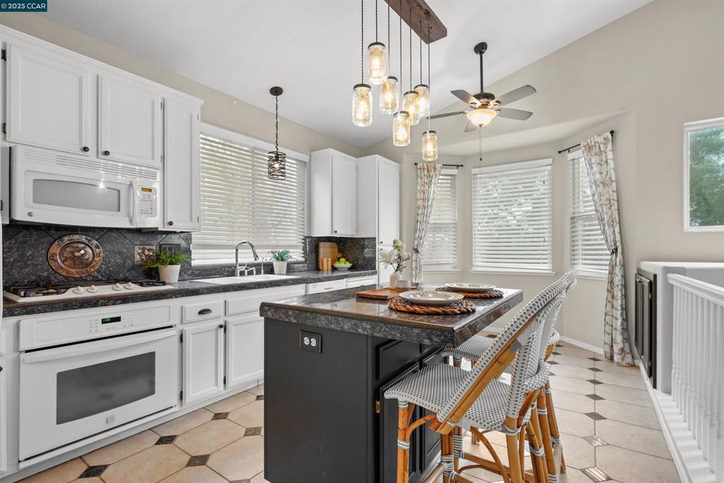 CANYON CREEK - Residential