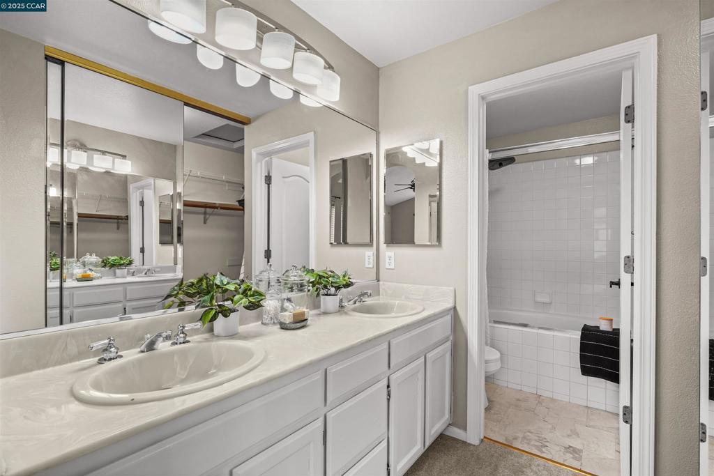 CANYON CREEK - Residential