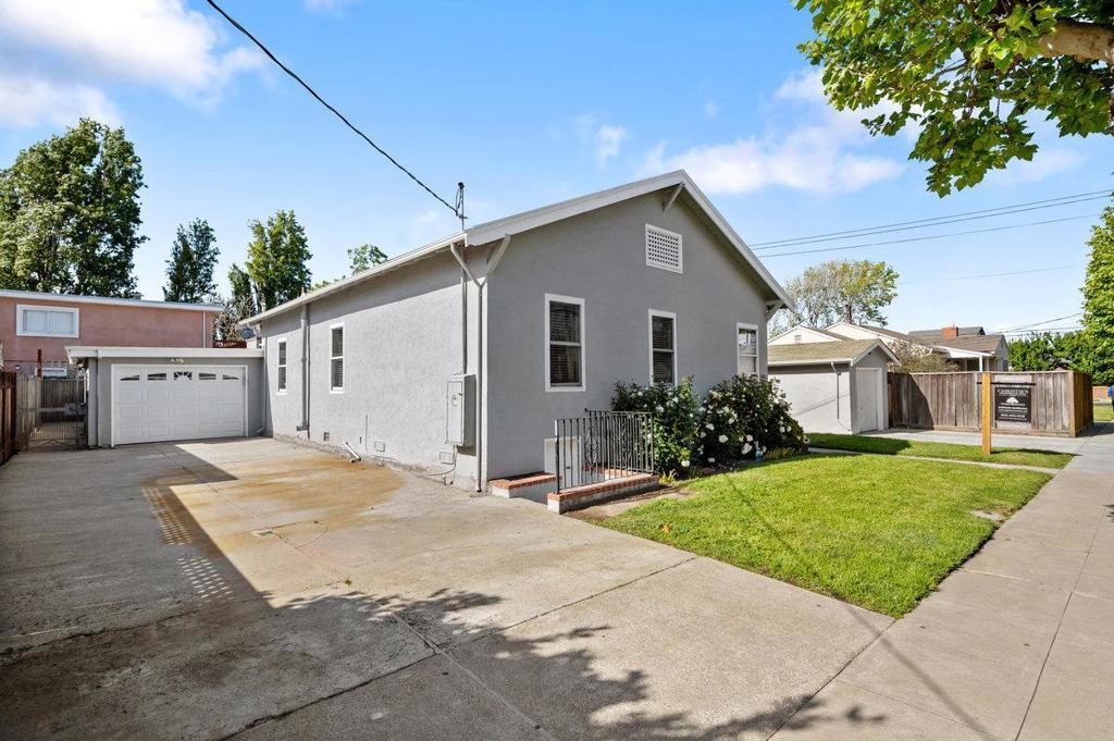 449 Angus Avenue