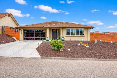 Photo of 3530 Lakeside Village Dr, Paso Robles, CA 93446 (MLS # SC26053226)