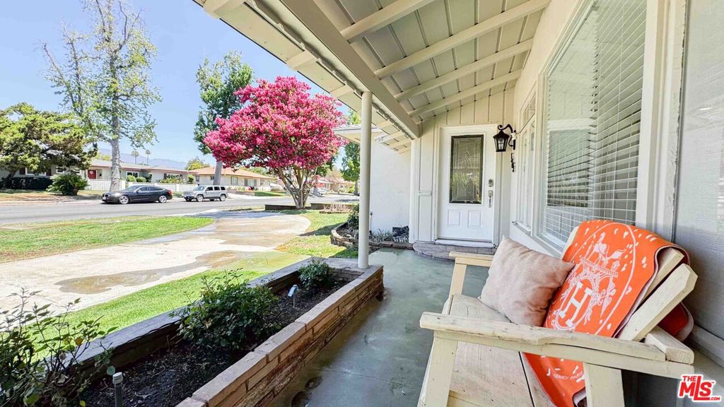 565 W El Morado Court