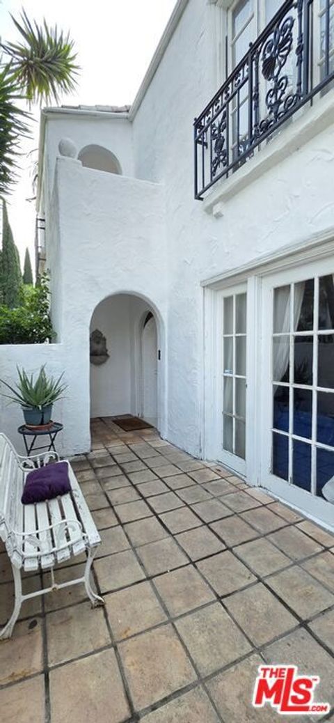 Photo of 137 S Rexford Drive, Beverly Hills, CA 90212 (MLS # 26650573)