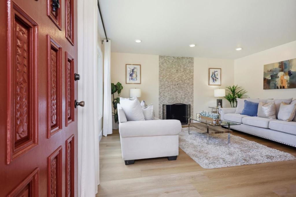 1071 Sunnyside Drive