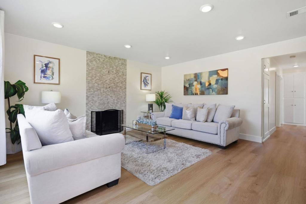 1071 Sunnyside Drive