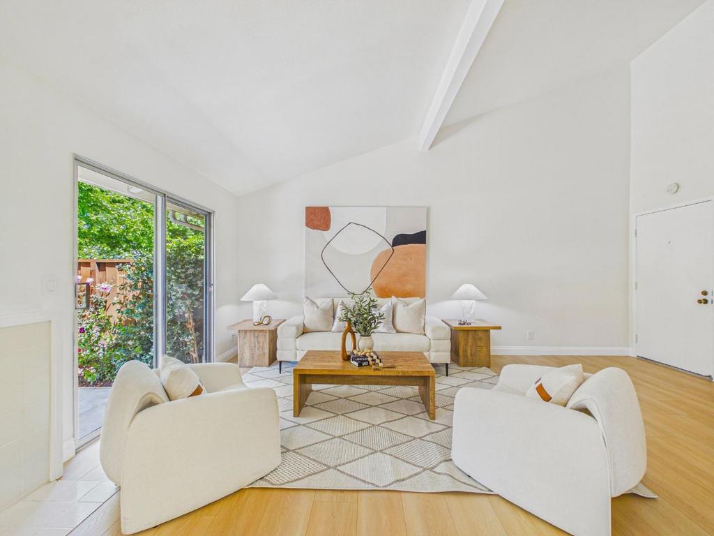 10939 Northshore Square