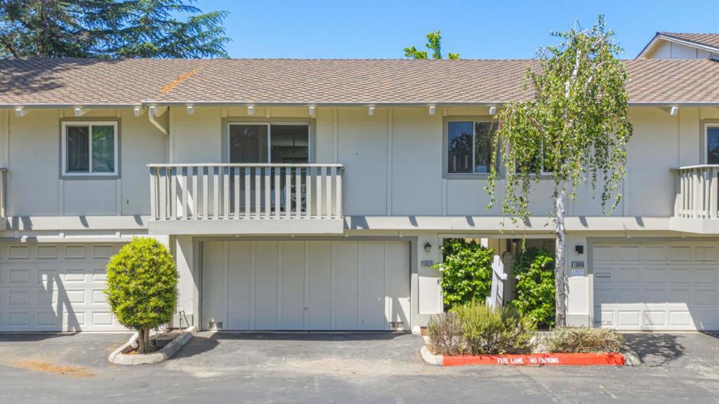 10939 Northshore Square