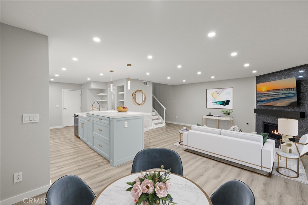 25836 Dana Bluffs W 32