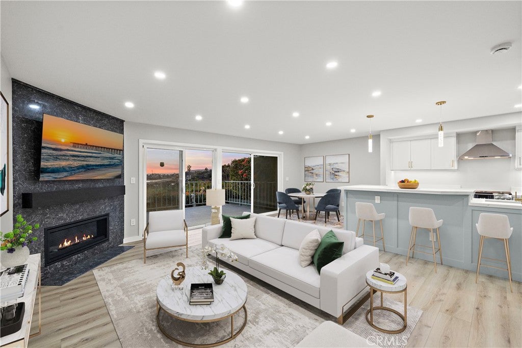 25836 Dana Bluffs Blfs W