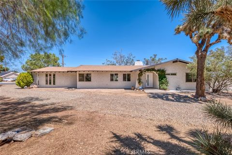 Photo of 56740 Free Gold Drive, Yucca Valley, CA 92284 (MLS # SW25164288)