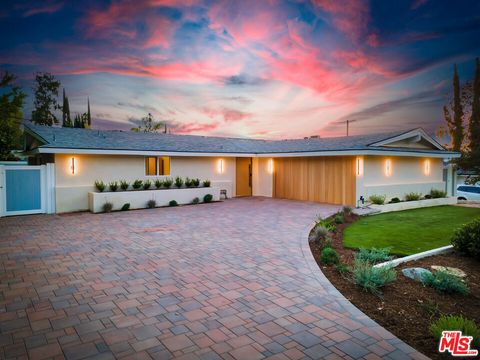 20708 Martha Street Woodland Hills CA 91367
