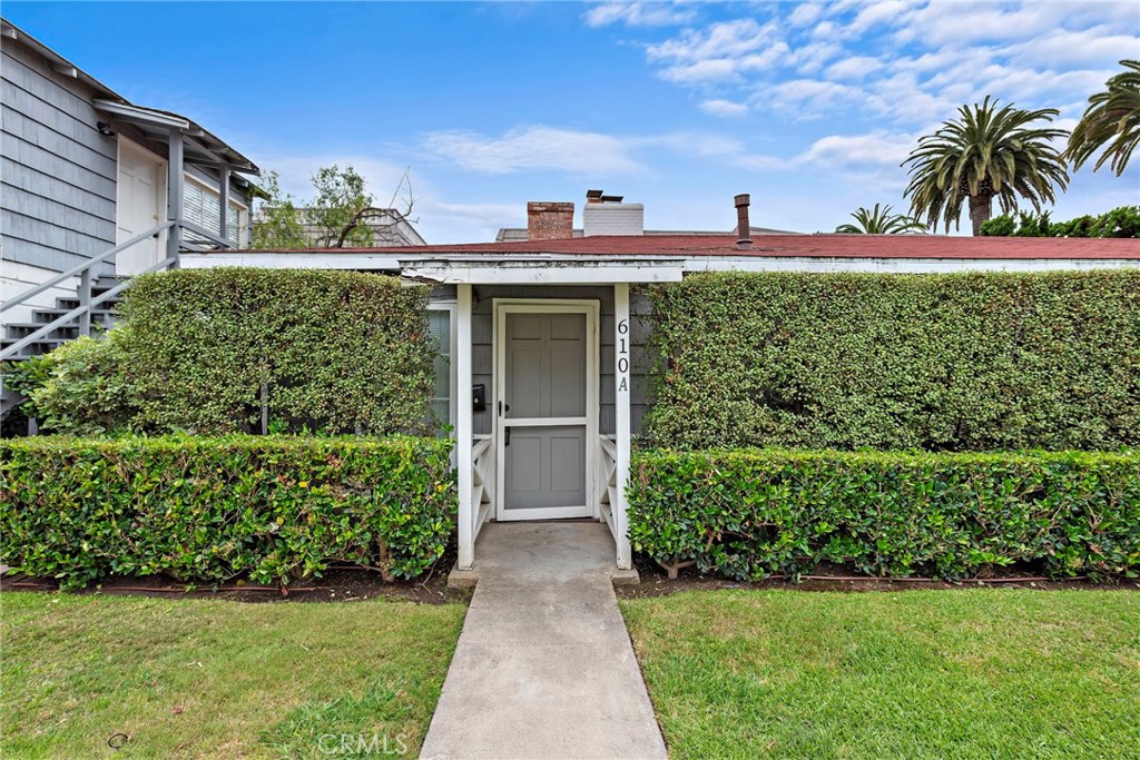 FREE MONTH of June move-in special! 6 month lease available thereafter (through the end of 2025).
Super quaint and adorable cottage, featuring 2 bedrooms/ 1 bathroom w/ all the character you want. Centrally located and close walking distance into CDM Village. Comes w/ 1 car enclosed garage. Large shared gated courtyard w/ other units.
Come enjoy the summer vibes that CDM has to offer and stay free until July 1st. Move in now!
