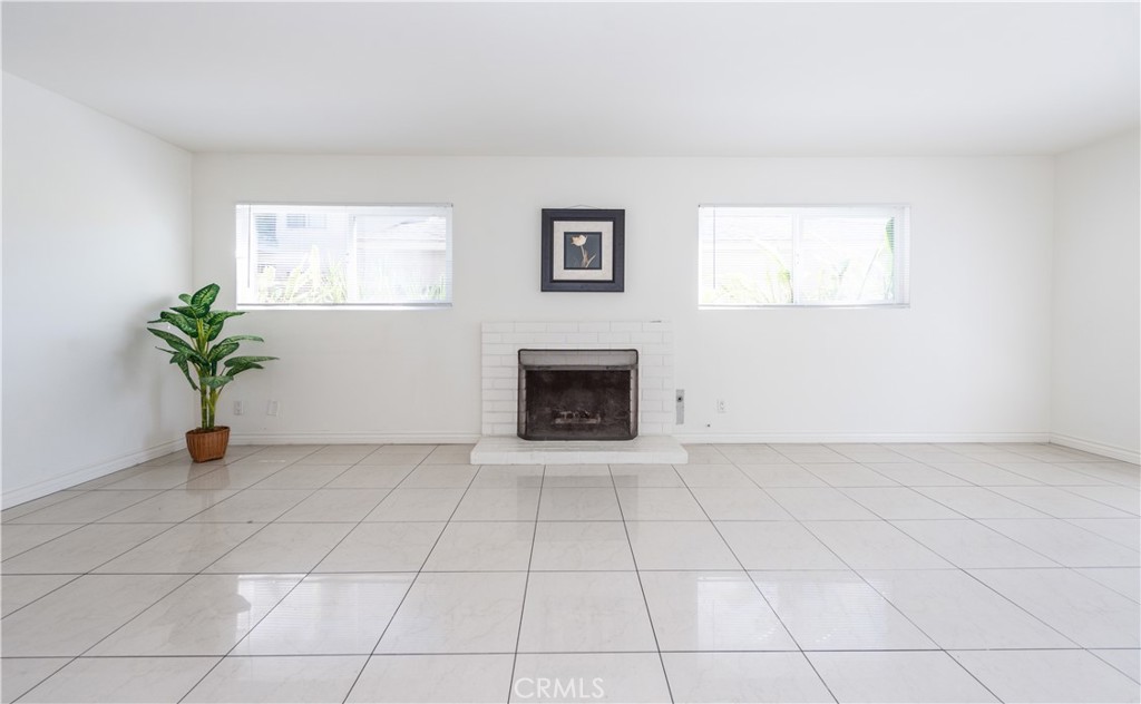 16052 Waikiki Lane