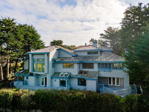 Photo of 15 Ashdown Place, Half Moon Bay, CA 94019 (MLS # ML82025855) Photo of 15 Ashdown Place, Half Moon Bay, CA 94019 (MLS # ML82025855)